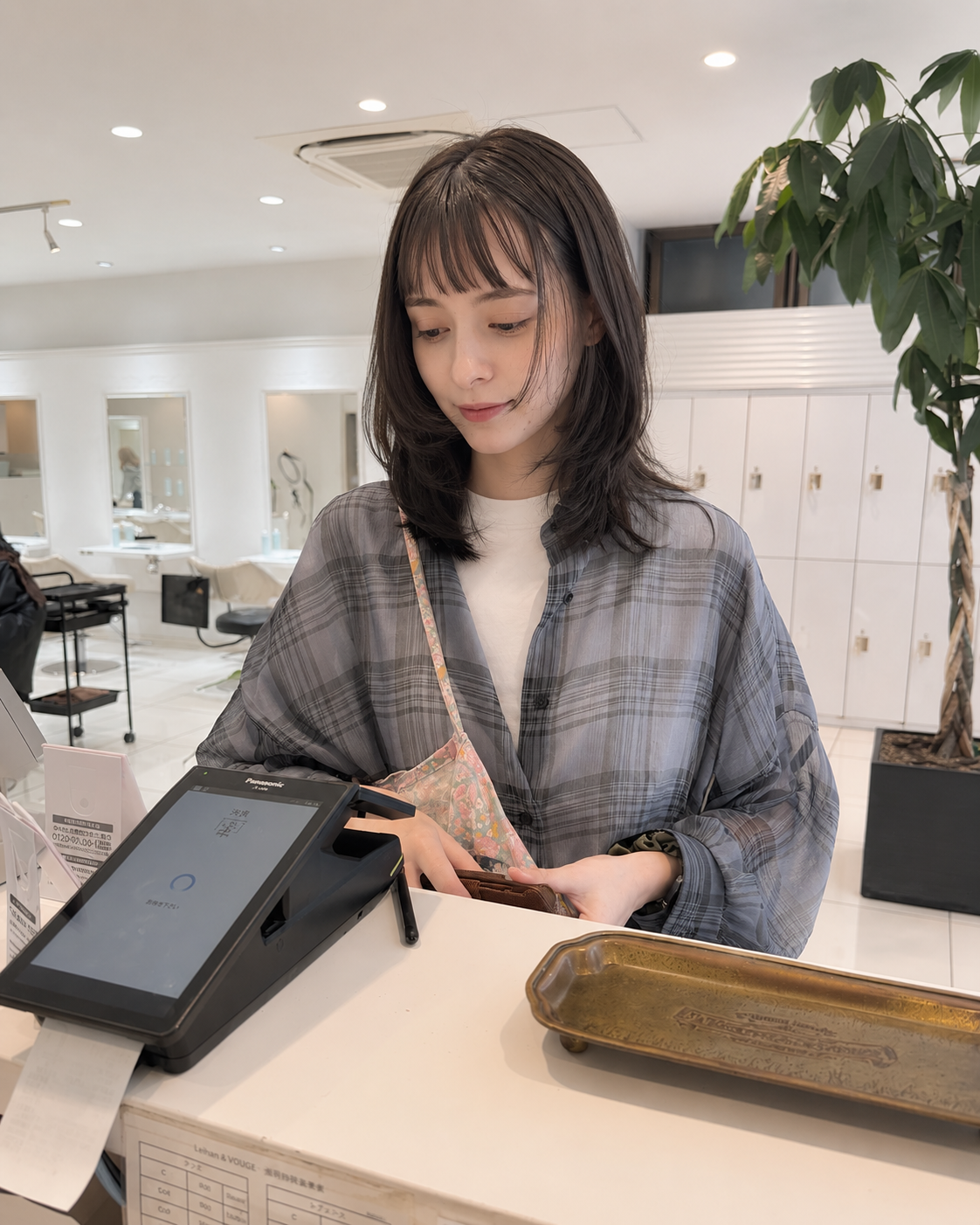 【艶髪/ミディアムレイヤー/髪質改善/黒髪/30代】｜サブ写真②